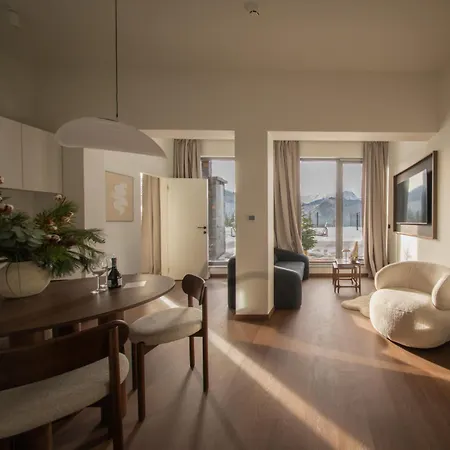 アパート Stone ザコパネ